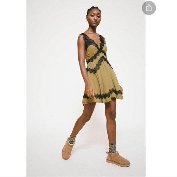 Urban Outfitters Plunging Lace Trim Mini D… - Picture 4 of 4